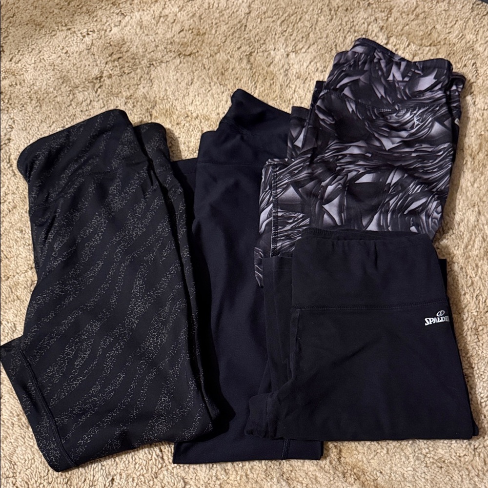 Stylish Black and Gray leggings / yoga pants